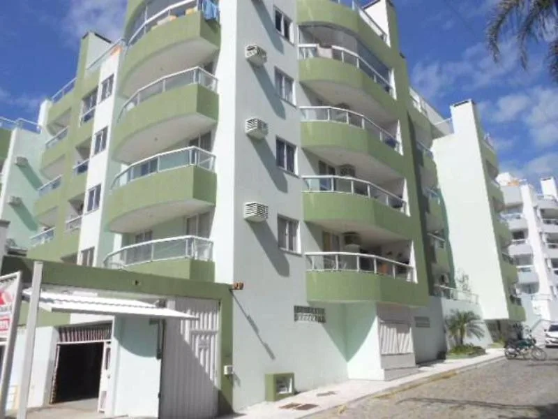 Edificio Raio de Luz, Bombinhas, na Rua Bico de Lacre Edificio Raio de Luz em Bombinhas/SC — foto 20