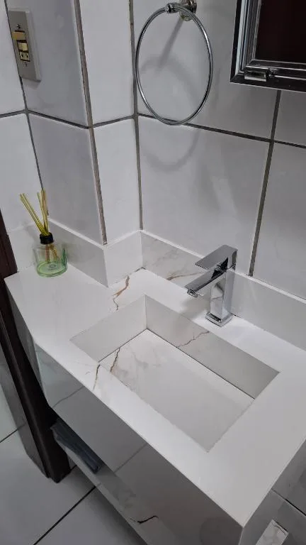 Residencial DO MAR, Bombinhas, na 170 Rua Salema em Bombinhas/SC — foto 6