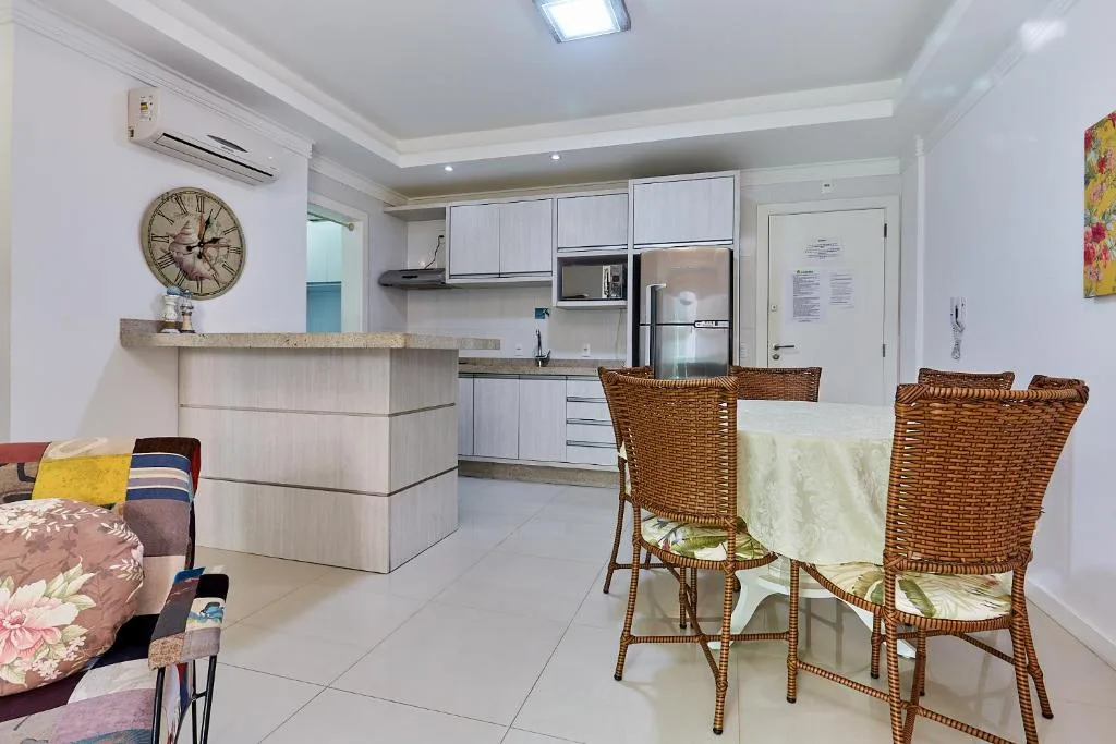 1054 - Apartamento Centro de Bombinhas - Vista Mar - 1 Vaga Garagem - 50 metros Praia, Bombinhas, na 986 Avenida Vereador Manoel dos Santos 303A em Bombinhas/SC — foto 12