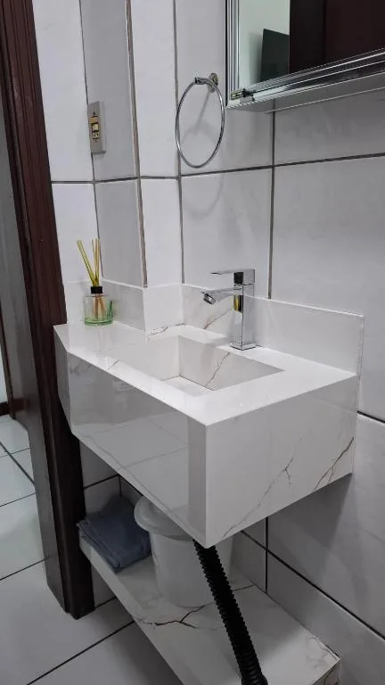 Residencial DO MAR, Bombinhas, na 170 Rua Salema em Bombinhas/SC — foto 7