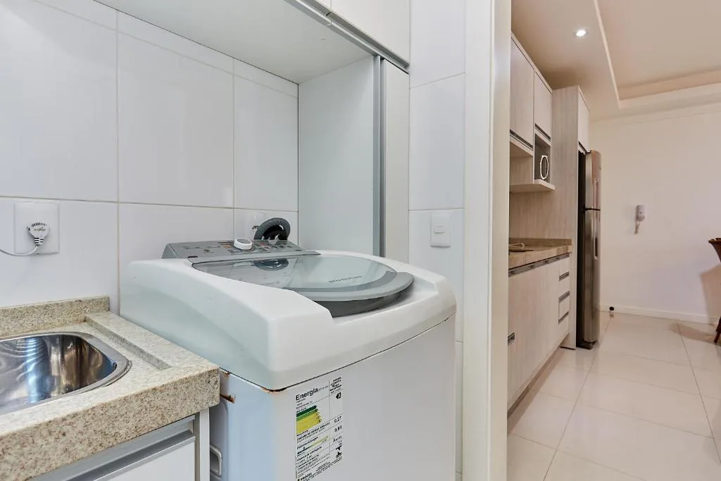 1054 - Apartamento Centro de Bombinhas - Vista Mar - 1 Vaga Garagem - 50 metros Praia, Bombinhas, na 986 Avenida Vereador Manoel dos Santos 303A em Bombinhas/SC — foto 16