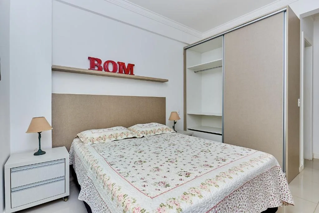 1054 - Apartamento Centro de Bombinhas - Vista Mar - 1 Vaga Garagem - 50 metros Praia, Bombinhas, na 986 Avenida Vereador Manoel dos Santos 303A em Bombinhas/SC — foto 17