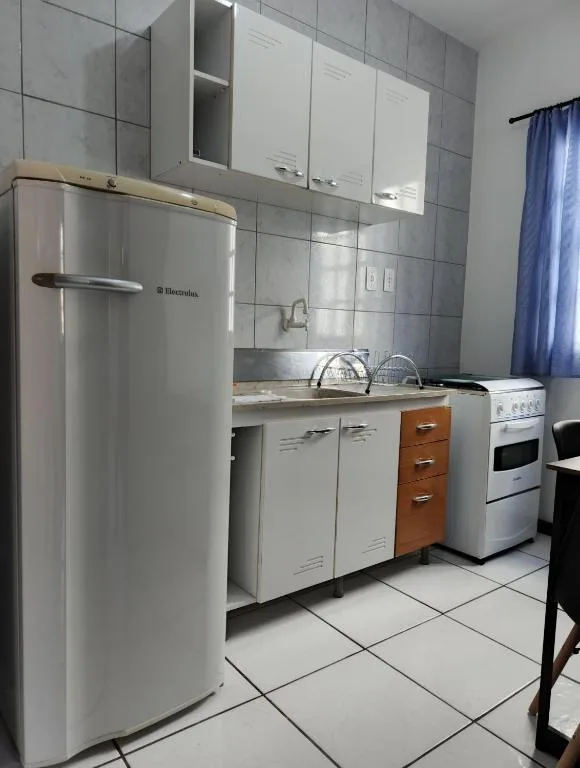 Residencial DO MAR, Bombinhas, na 170 Rua Salema em Bombinhas/SC — foto 18