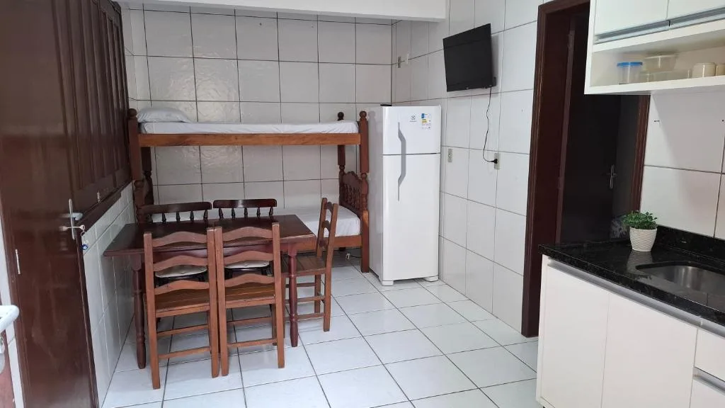 Residencial DO MAR, Bombinhas, na 170 Rua Salema em Bombinhas/SC — foto 27