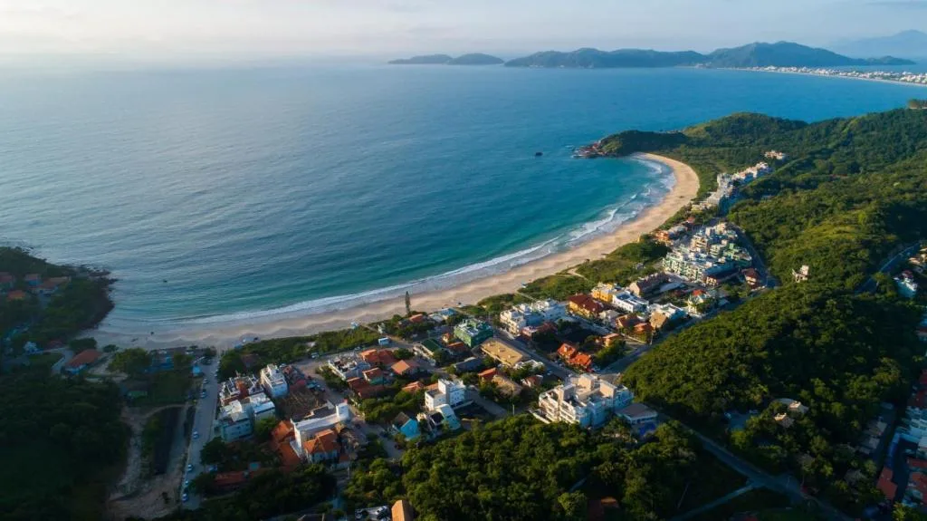 Residencial DO MAR, Bombinhas, na 170 Rua Salema em Bombinhas/SC — foto 33