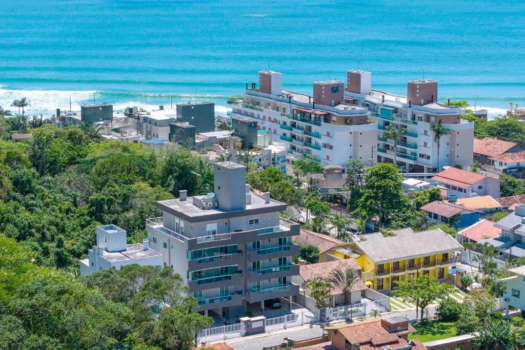 Seu Paraíso em Bombinhas Apto Totalmente Equipado a 3 Minutos da Areia, Bombinhas, na Rua Andorinha, 42 Primeiro Andar em Bombinhas/SC