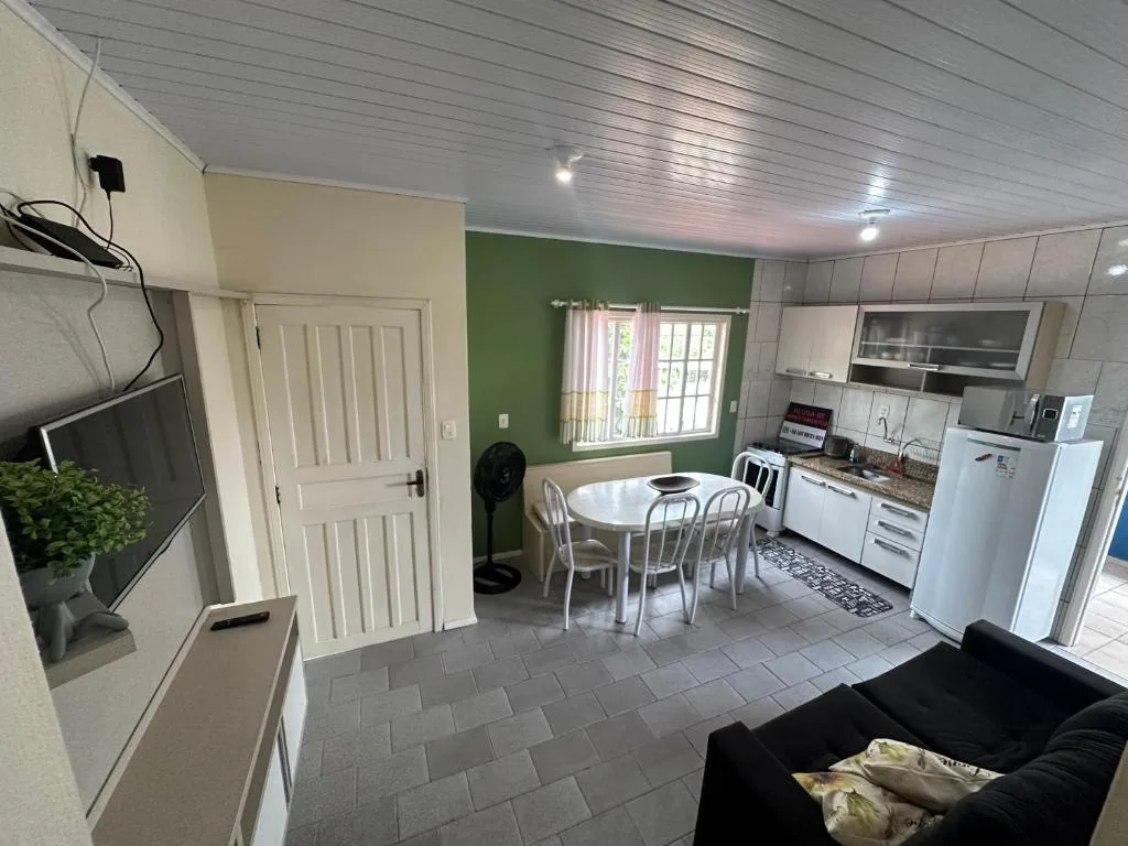 Apartamentos próximo ao Mar, Bombinhas, na 625 Rua Agata em Bombinhas/SC