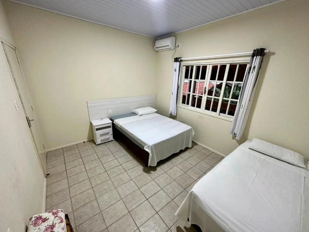 Apartamentos próximo ao Mar, Bombinhas, na 625 Rua Agata em Bombinhas/SC — foto 8