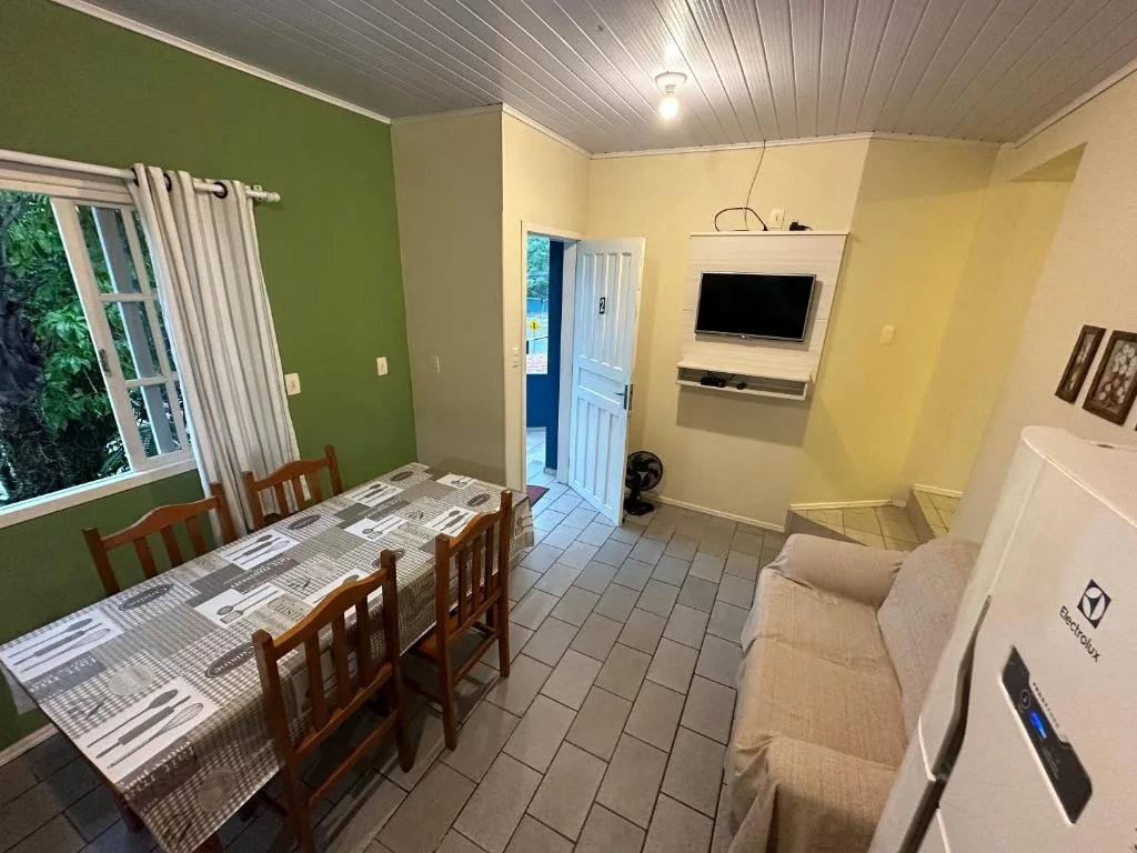 Apartamentos próximo ao Mar, Bombinhas, na 625 Rua Agata em Bombinhas/SC — foto 10