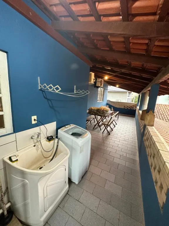 Apartamentos próximo ao Mar, Bombinhas, na 625 Rua Agata em Bombinhas/SC — foto 11