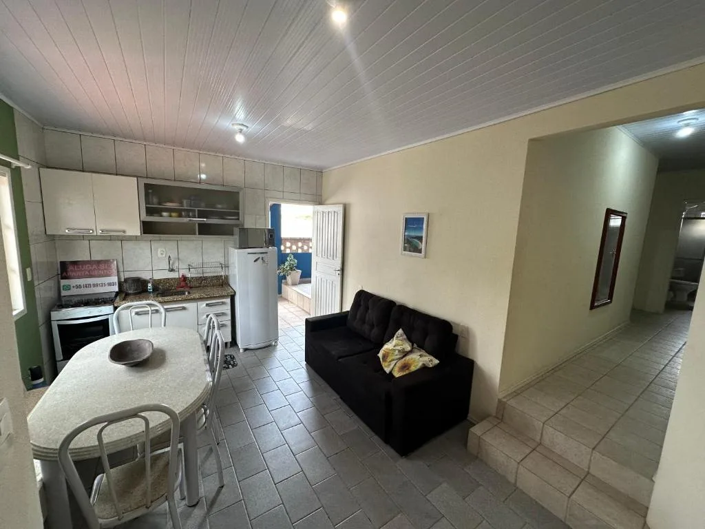 Apartamentos próximo ao Mar, Bombinhas, na 625 Rua Agata em Bombinhas/SC — foto 21
