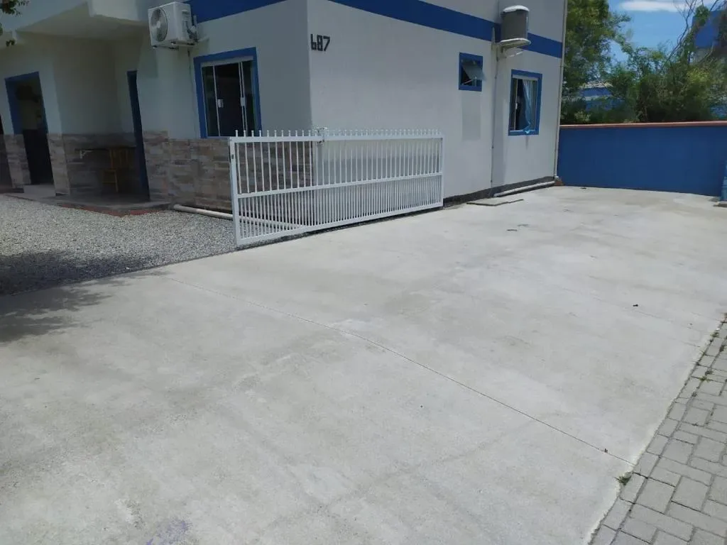 Residencial Caxias, Bombinhas, na Rua Crispim 687 Apartamentos em Bombinhas/SC — foto 2
