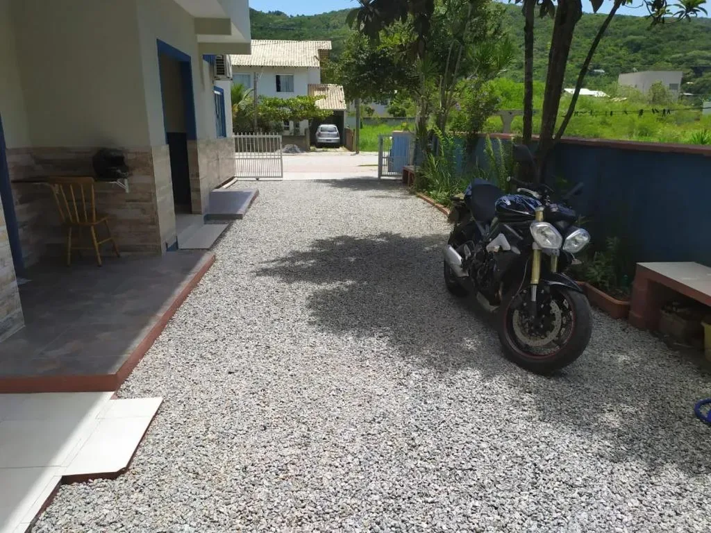 Residencial Caxias, Bombinhas, na Rua Crispim 687 Apartamentos em Bombinhas/SC — foto 3