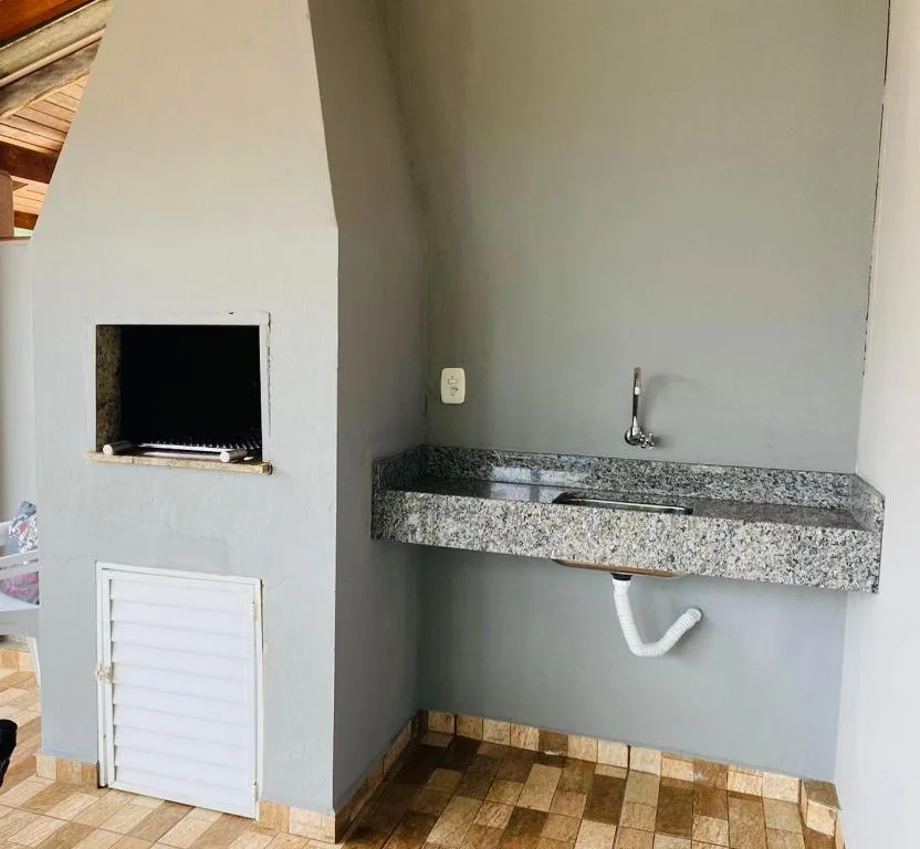 Casa Barata Próxima a Praia, Bombinhas, na 205 Rua Jacarandá em Bombinhas/SC — foto 7