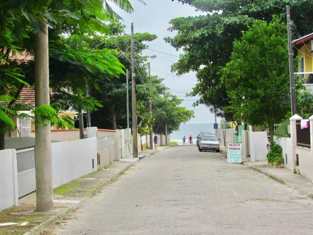 Casa Barata Próxima a Praia, Bombinhas, na 205 Rua Jacarandá em Bombinhas/SC — foto 9