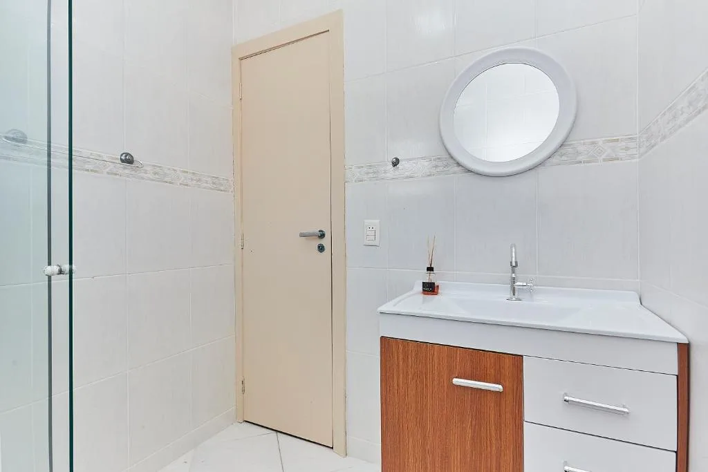 791 - Cobertura com piscina. 200m da PRAIA. BOMBINHAS - CENTRO, Bombinhas, na 235 Rua Pirajica Residencial Atenas II . 3 Andar em Bombinhas/SC — foto 33