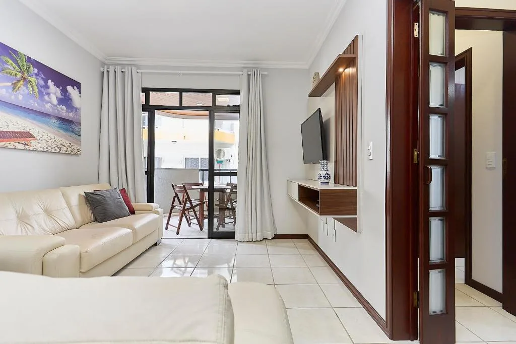 964 - Apartamento com vista para o mar, localizado na Avenida da praia do Centro de Bombinhas - 1 Vaga na Garagem, Bombinhas, na Av. Ver. Manoel dos Santos; 300 em Bombinhas/SC — foto 4