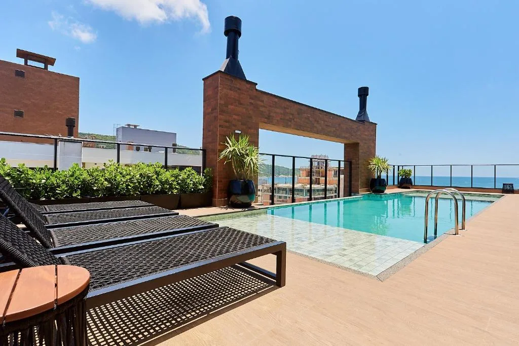 CÓD. 1129 - Apartamento com 01 quarto, vista mar com rooftop, e piscina, Bombinhas, na 141 Rua Pica-Pau em Bombinhas/SC — foto 4