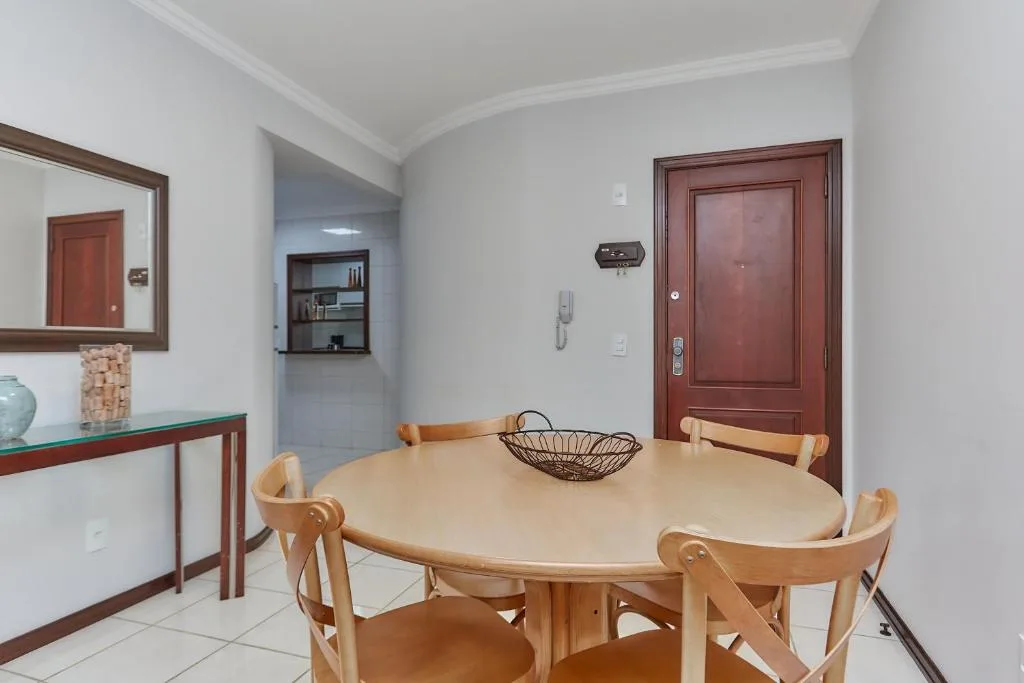 964 - Apartamento com vista para o mar, localizado na Avenida da praia do Centro de Bombinhas - 1 Vaga na Garagem, Bombinhas, na Av. Ver. Manoel dos Santos; 300 em Bombinhas/SC — foto 11