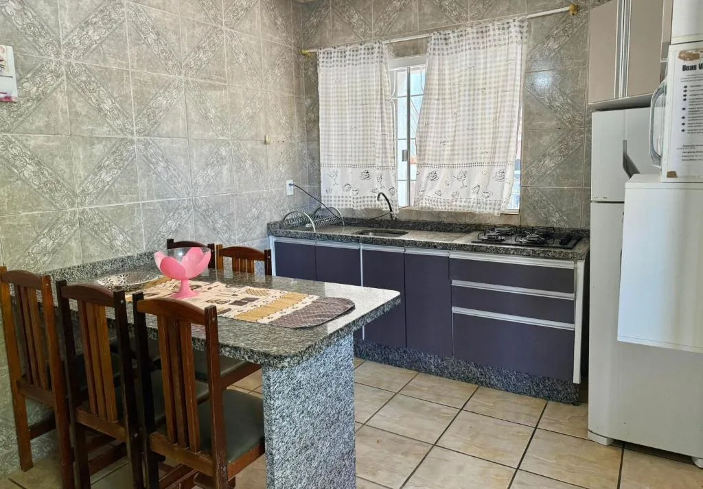 Casa Barata Próxima a Praia, Bombinhas, na 205 Rua Jacarandá em Bombinhas/SC — foto 25