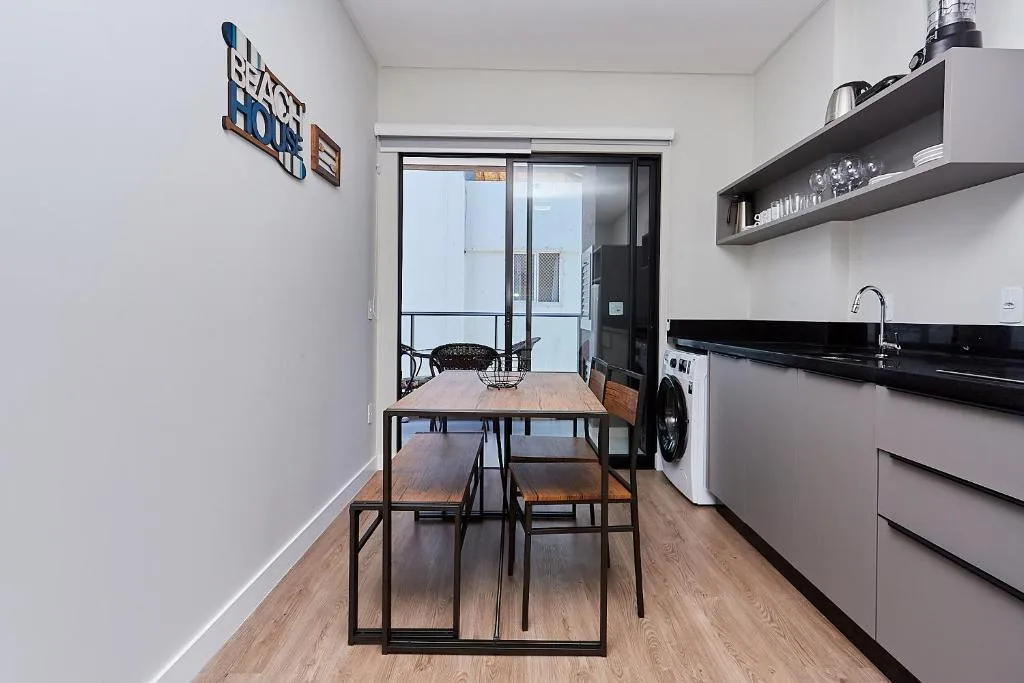 CÓD. 1129 - Apartamento com 01 quarto, vista mar com rooftop, e piscina, Bombinhas, na 141 Rua Pica-Pau em Bombinhas/SC — foto 11