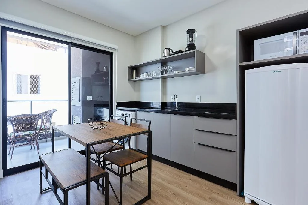 CÓD. 1129 - Apartamento com 01 quarto, vista mar com rooftop, e piscina, Bombinhas, na 141 Rua Pica-Pau em Bombinhas/SC — foto 12