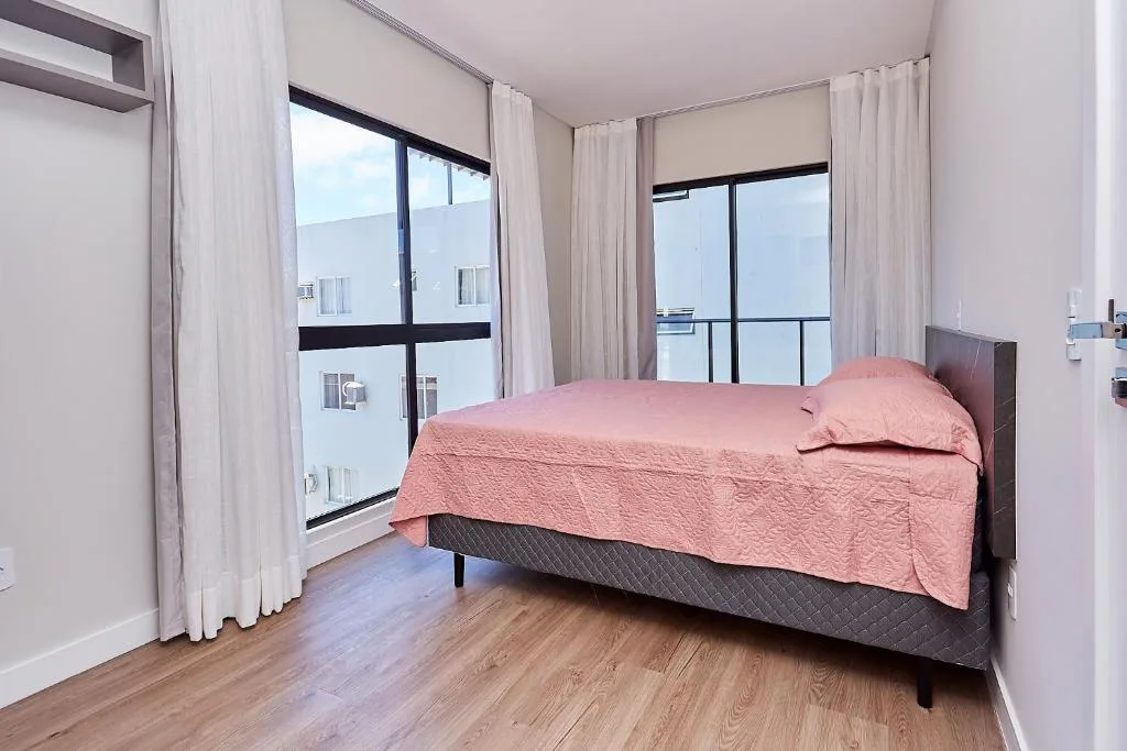 CÓD. 1129 - Apartamento com 01 quarto, vista mar com rooftop, e piscina, Bombinhas, na 141 Rua Pica-Pau em Bombinhas/SC — foto 21