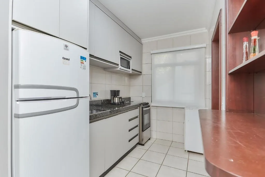 964 - Apartamento com vista para o mar, localizado na Avenida da praia do Centro de Bombinhas - 1 Vaga na Garagem, Bombinhas, na Av. Ver. Manoel dos Santos; 300 em Bombinhas/SC — foto 24