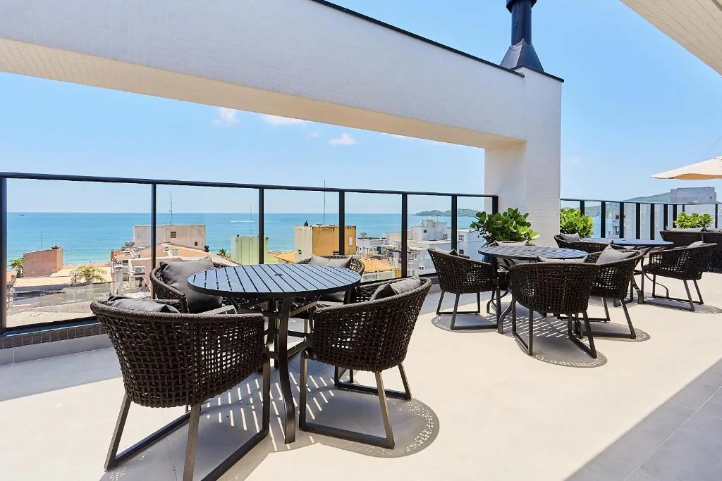 CÓD. 1129 - Apartamento com 01 quarto, vista mar com rooftop, e piscina, Bombinhas, na 141 Rua Pica-Pau em Bombinhas/SC — foto 29
