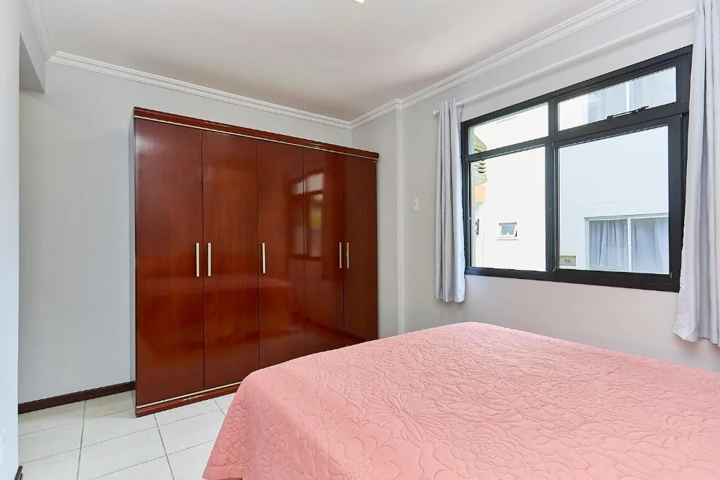 964 - Apartamento com vista para o mar, localizado na Avenida da praia do Centro de Bombinhas - 1 Vaga na Garagem, Bombinhas, na Av. Ver. Manoel dos Santos; 300 em Bombinhas/SC — foto 33
