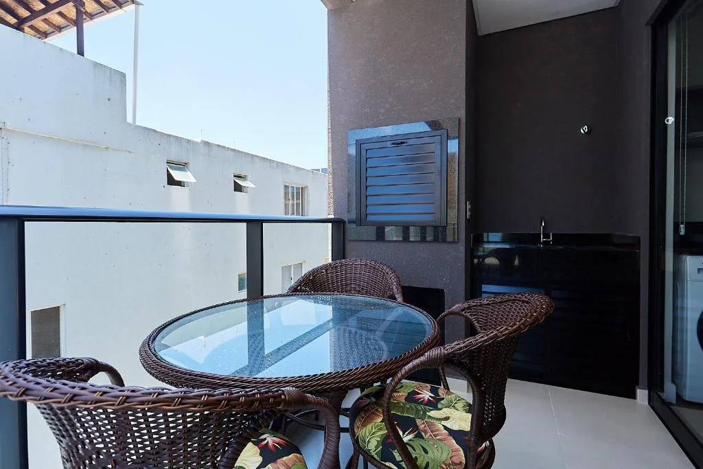 CÓD. 1129 - Apartamento com 01 quarto, vista mar com rooftop, e piscina, Bombinhas, na 141 Rua Pica-Pau em Bombinhas/SC — foto 31