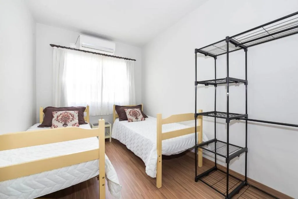 DOÑA ALZIRA, Bombinhas, na Rua Pirajica 53 APARTAMENTO em Bombinhas/SC — foto 12