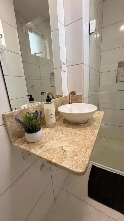 Apartamentos no Canto Grande a apenas 90 metros da praia, no Residencial Canto do Mar, Bombinhas, na Rua Pimenteiro, no em Bombinhas/SC — foto 9