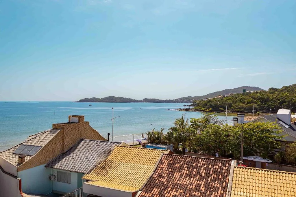 Ampla Cobertura Duplex com Hidro a 20m da Praia de Bombas, Bombinhas, na 2499 Avenida Leopoldo Zarling em Bombinhas/SC — foto 11