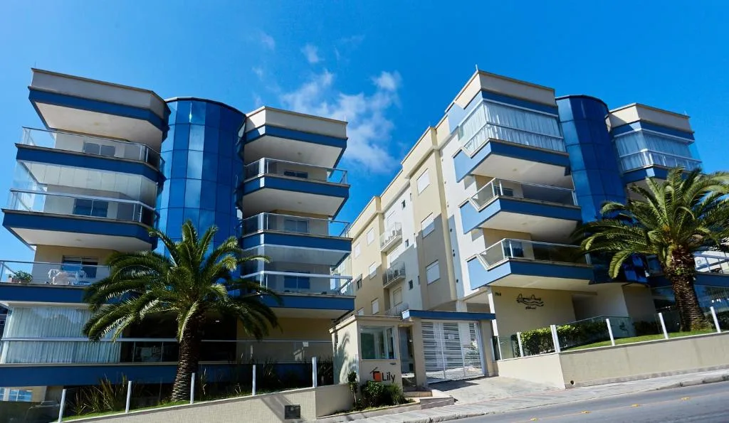 1037 - Lindo Apto 2 Suítes em Bombinhas- 2 Vagas na Garagem - 50 metros da Praia - Centro de Bombinhas, Bombinhas, na 156 Avenida Vereador Manoel dos Santos Apto 303 BL II em Bombinhas/SC — foto 38