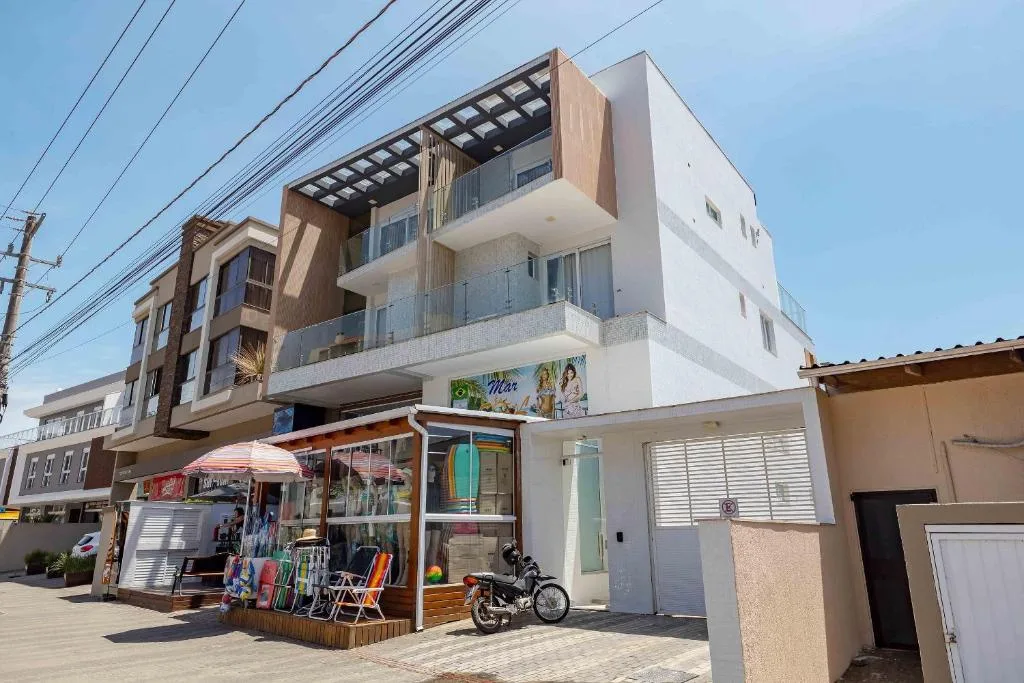 Ampla Cobertura Duplex com Hidro a 20m da Praia de Bombas, Bombinhas, na 2499 Avenida Leopoldo Zarling em Bombinhas/SC — foto 29