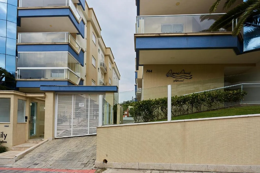 1037 - Lindo Apto 2 Suítes em Bombinhas- 2 Vagas na Garagem - 50 metros da Praia - Centro de Bombinhas, Bombinhas, na 156 Avenida Vereador Manoel dos Santos Apto 303 BL II em Bombinhas/SC — foto 43