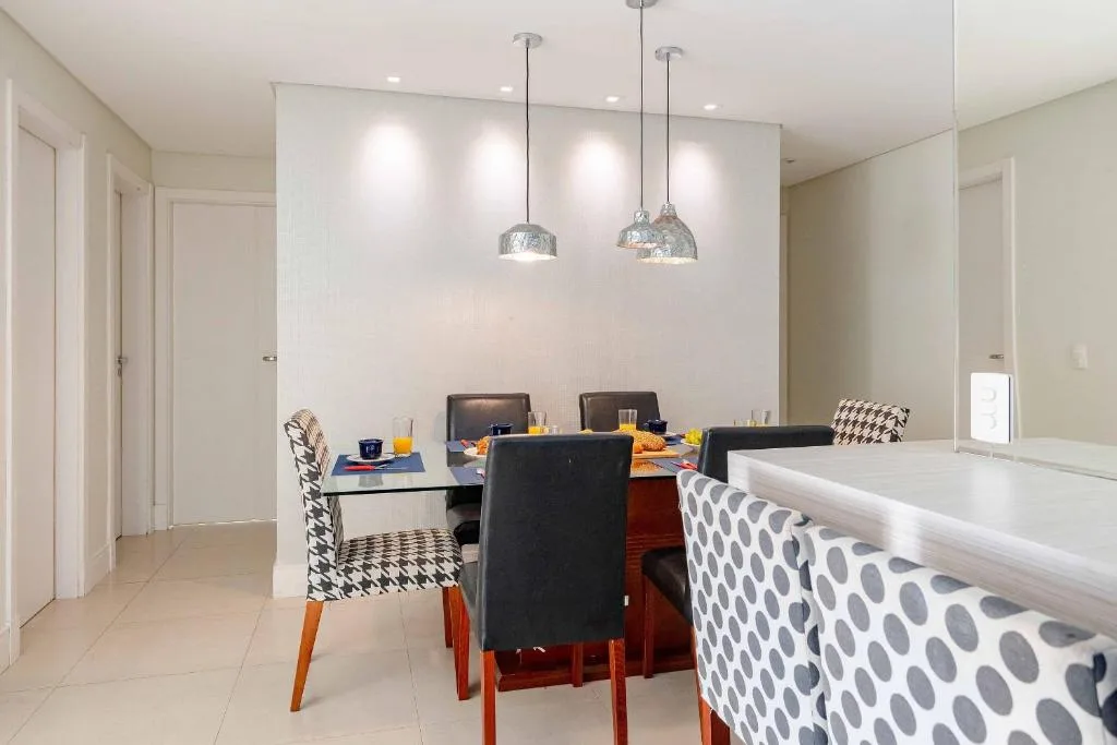 Apartamento em Condo com Piscina e Jacuzzi, Bombinhas, na 1310 Av. Ver. Manoel dos Santos em Bombinhas/SC — foto 12