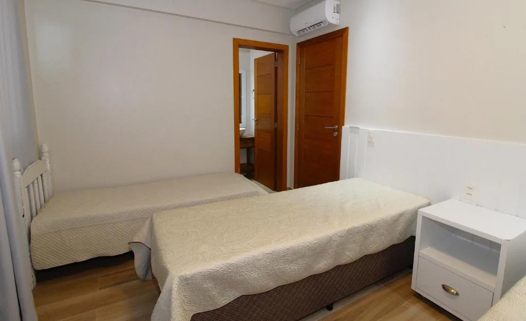 1083 - Apartamento com vista para o mar em Bombinhas, Bombinhas, na 310 Av. Garoupas em Bombinhas/SC — foto 33