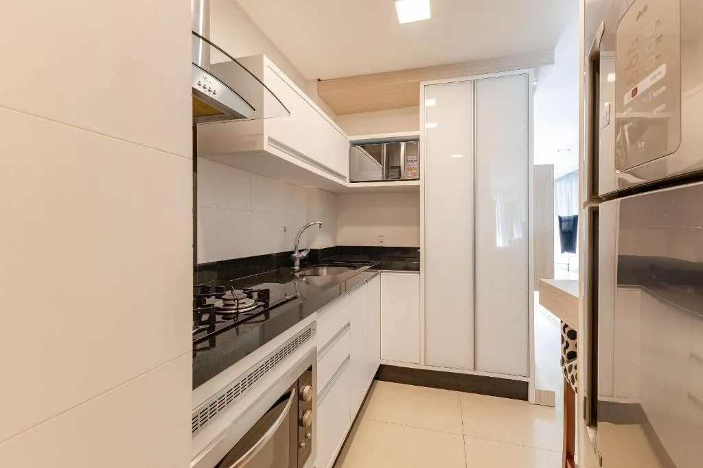 Apartamento em Condo com Piscina e Jacuzzi, Bombinhas, na 1310 Av. Ver. Manoel dos Santos em Bombinhas/SC — foto 15