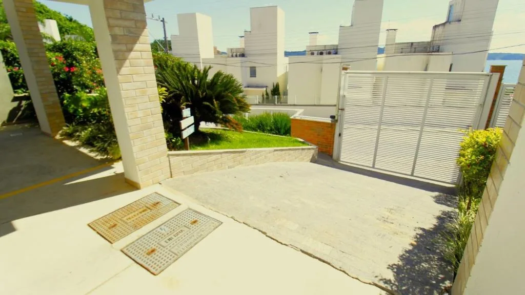 1083 - Apartamento com vista para o mar em Bombinhas, Bombinhas, na 310 Av. Garoupas em Bombinhas/SC — foto 42