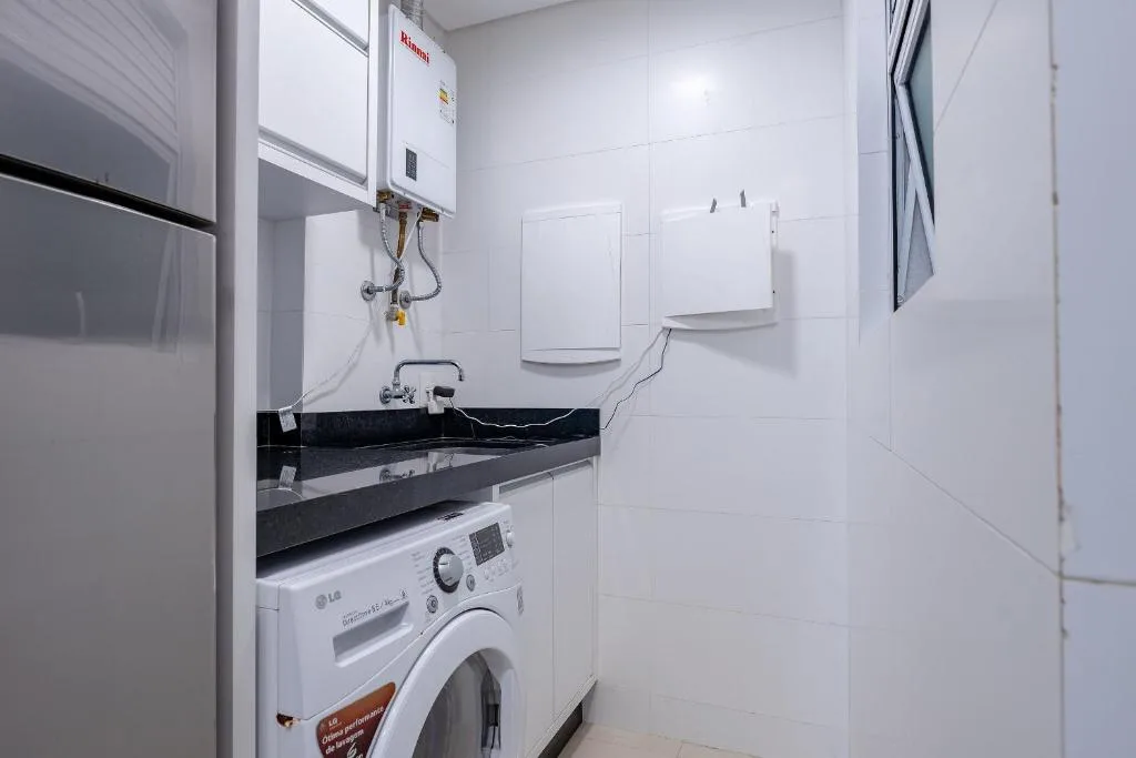 Apartamento em Condo com Piscina e Jacuzzi, Bombinhas, na 1310 Av. Ver. Manoel dos Santos em Bombinhas/SC — foto 24