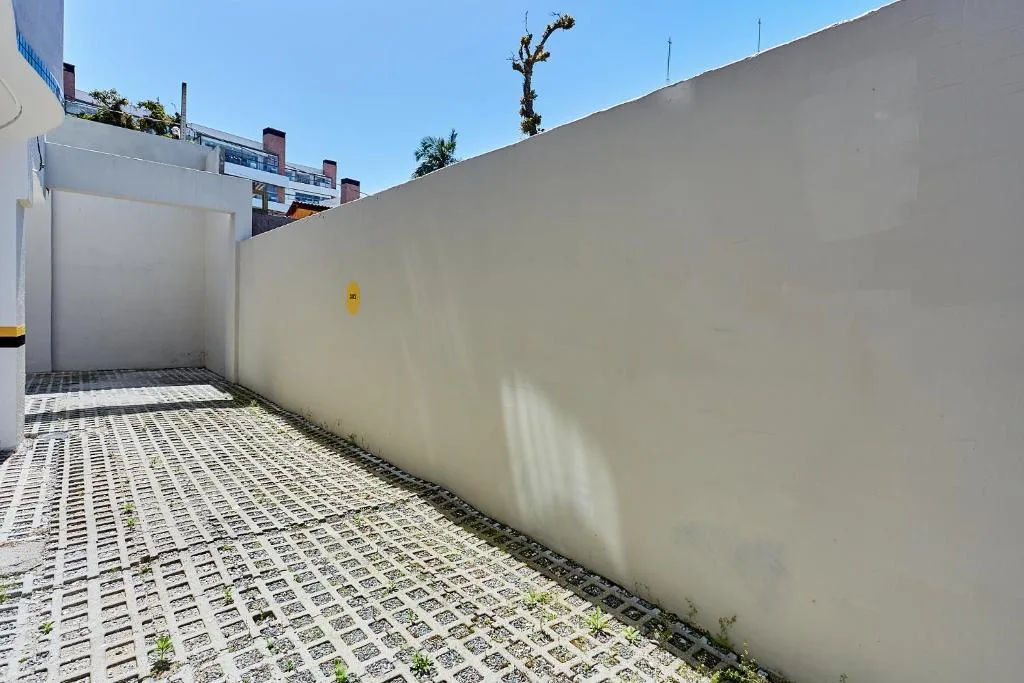 018 - Apartamento com 4 Dormitórios Centro de Bombinhas- Garagem para 3 Carros, Bombinhas, na 156 Rua Tubarão em Bombinhas/SC — foto 36