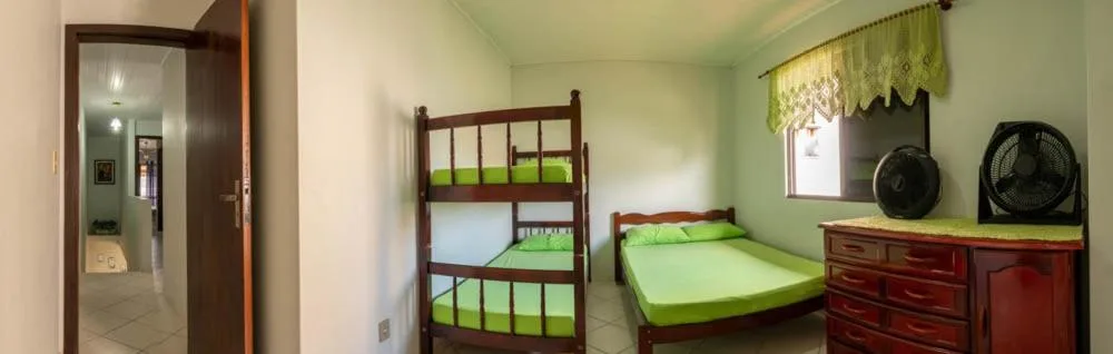 Casa 100m da praia, 10 pessoas, 3 quartos, Bombinhas, na 403 Rua Ipê Roxo em Bombinhas/SC — foto 7