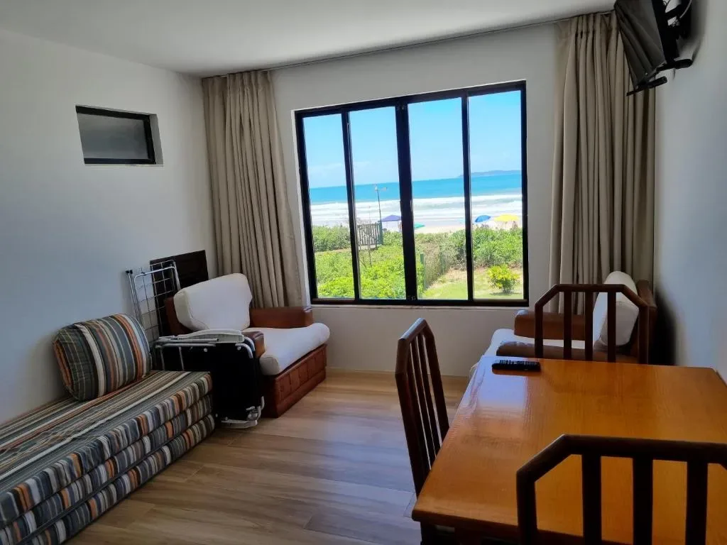 Residencial Suites Mariscal, Bombinhas, na 1469 Avenida Aroeira da Praia em Bombinhas/SC — foto 4