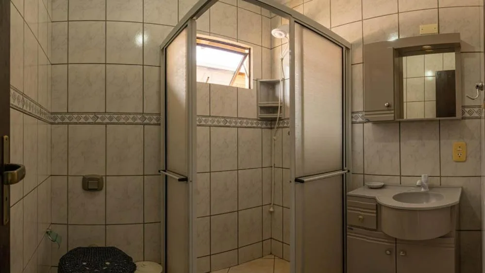 Casa 100m da praia, 10 pessoas, 3 quartos, Bombinhas, na 403 Rua Ipê Roxo em Bombinhas/SC — foto 8