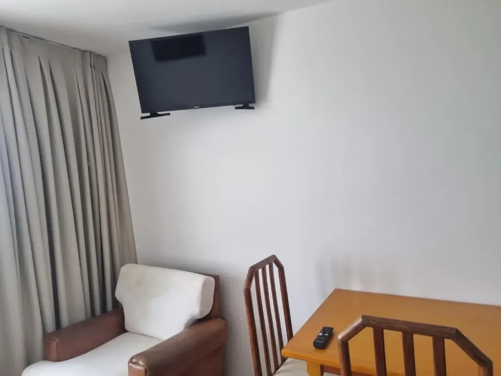 Residencial Suites Mariscal, Bombinhas, na 1469 Avenida Aroeira da Praia em Bombinhas/SC — foto 6
