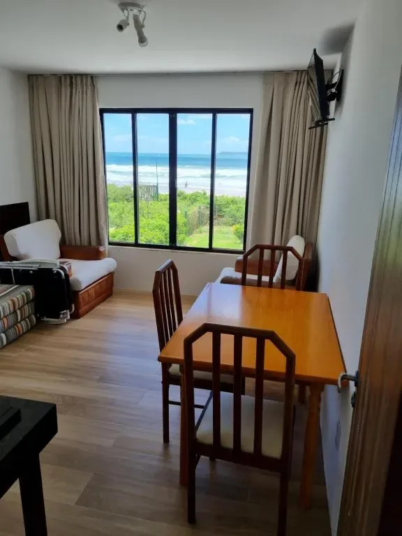 Residencial Suites Mariscal, Bombinhas, na 1469 Avenida Aroeira da Praia em Bombinhas/SC — foto 8