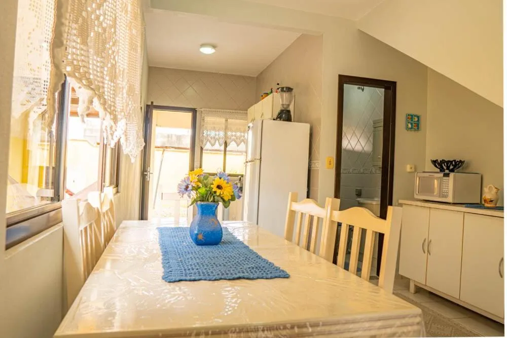 Casa 100m da praia, 10 pessoas, 3 quartos, Bombinhas, na 403 Rua Ipê Roxo em Bombinhas/SC — foto 14