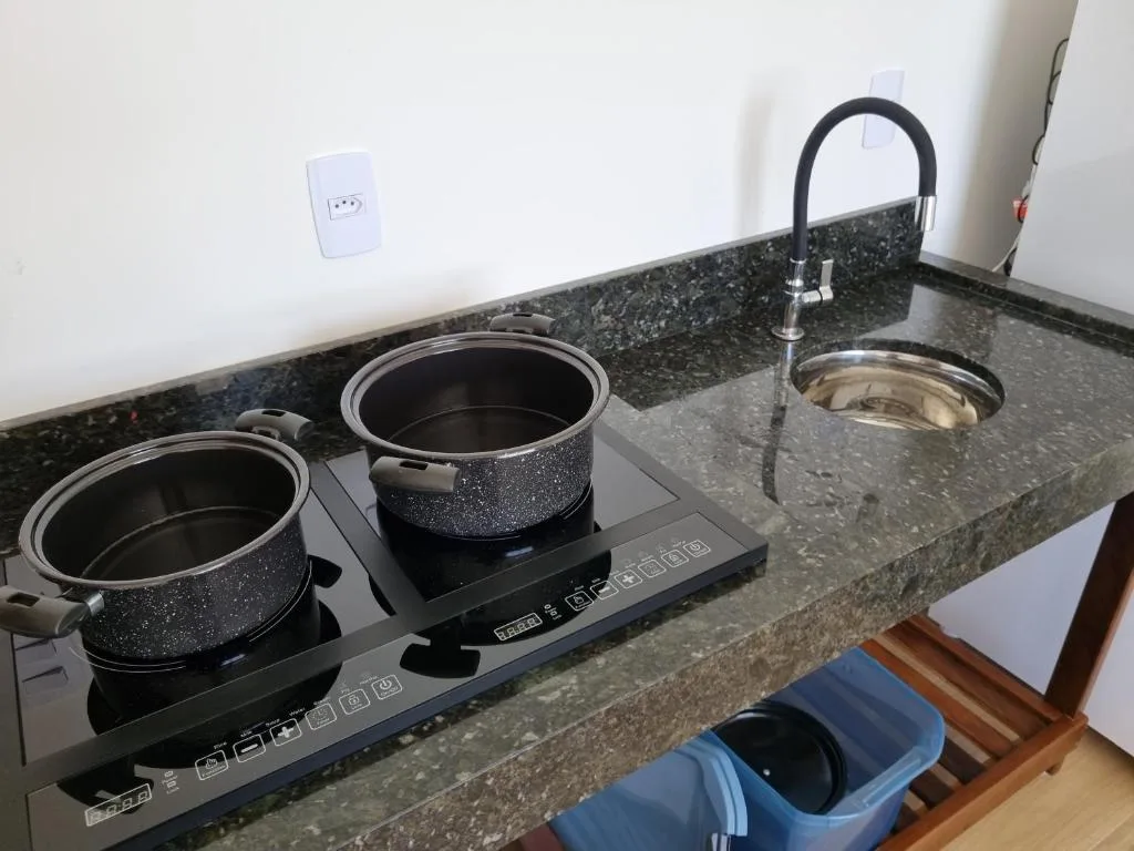 Residencial Suites Mariscal, Bombinhas, na 1469 Avenida Aroeira da Praia em Bombinhas/SC — foto 11